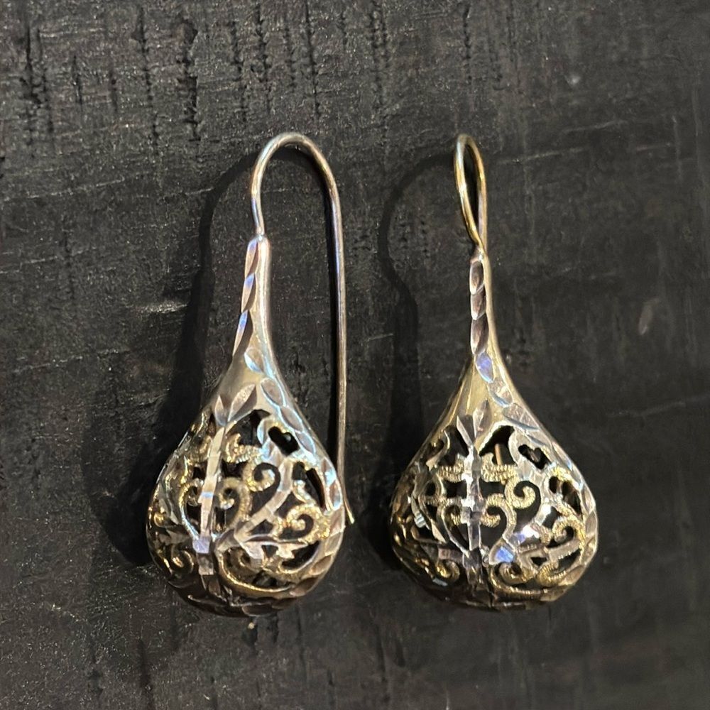 Dangle Pierced Silver Tone Teardrop Heart Scroll Hook Retro Boho Vintage